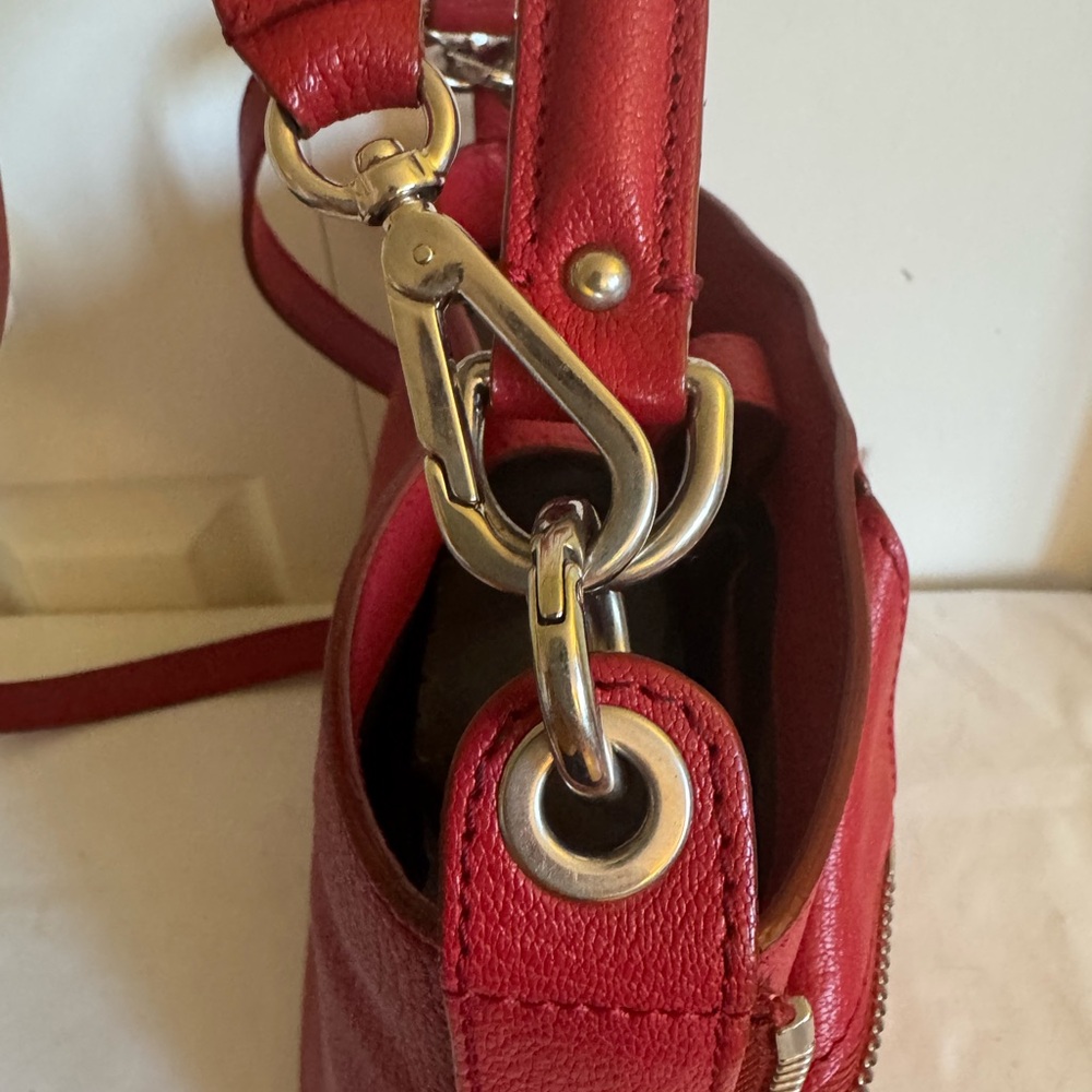 ALEXANDER McQUEEN Red Leather Crossbody Bucket Bag - Picture 8 of 16